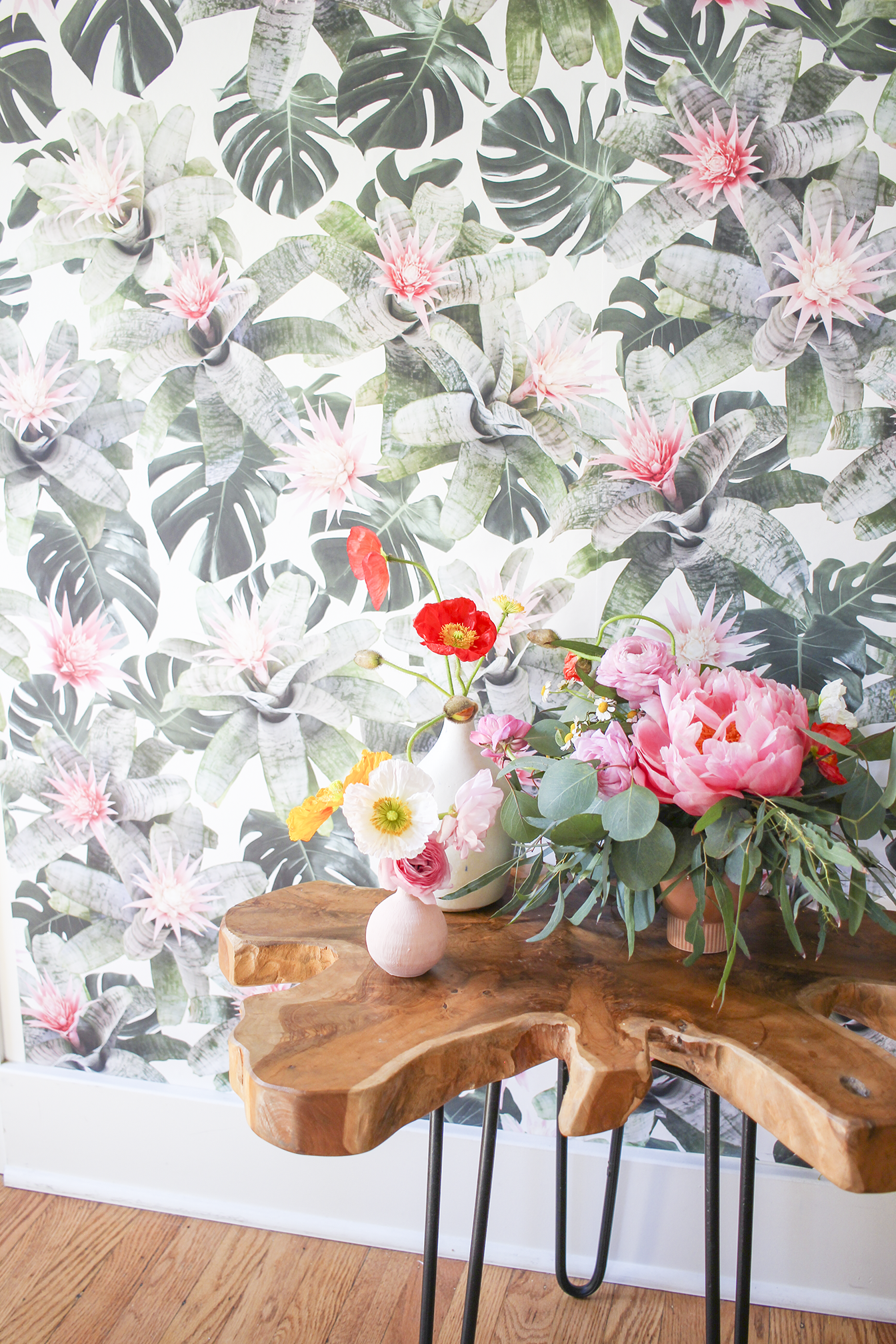 Rad Bromeliad Wallpaper, white