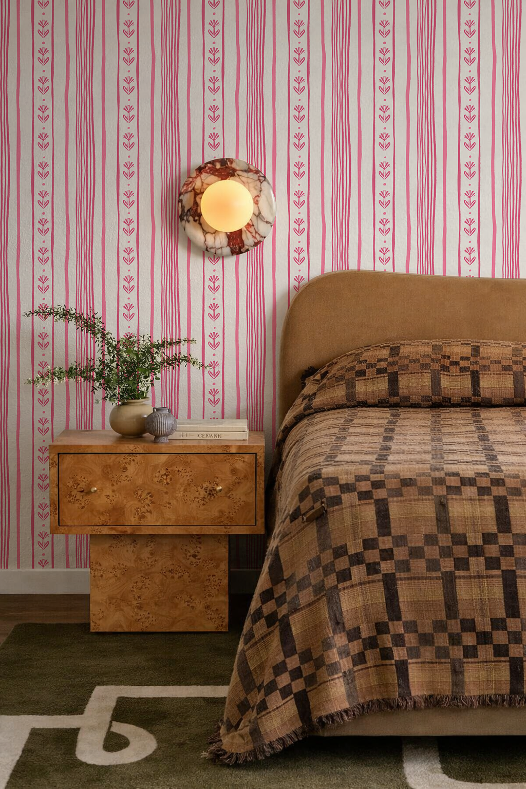 Daisy Chain Stripe Wallpaper, beige and pink