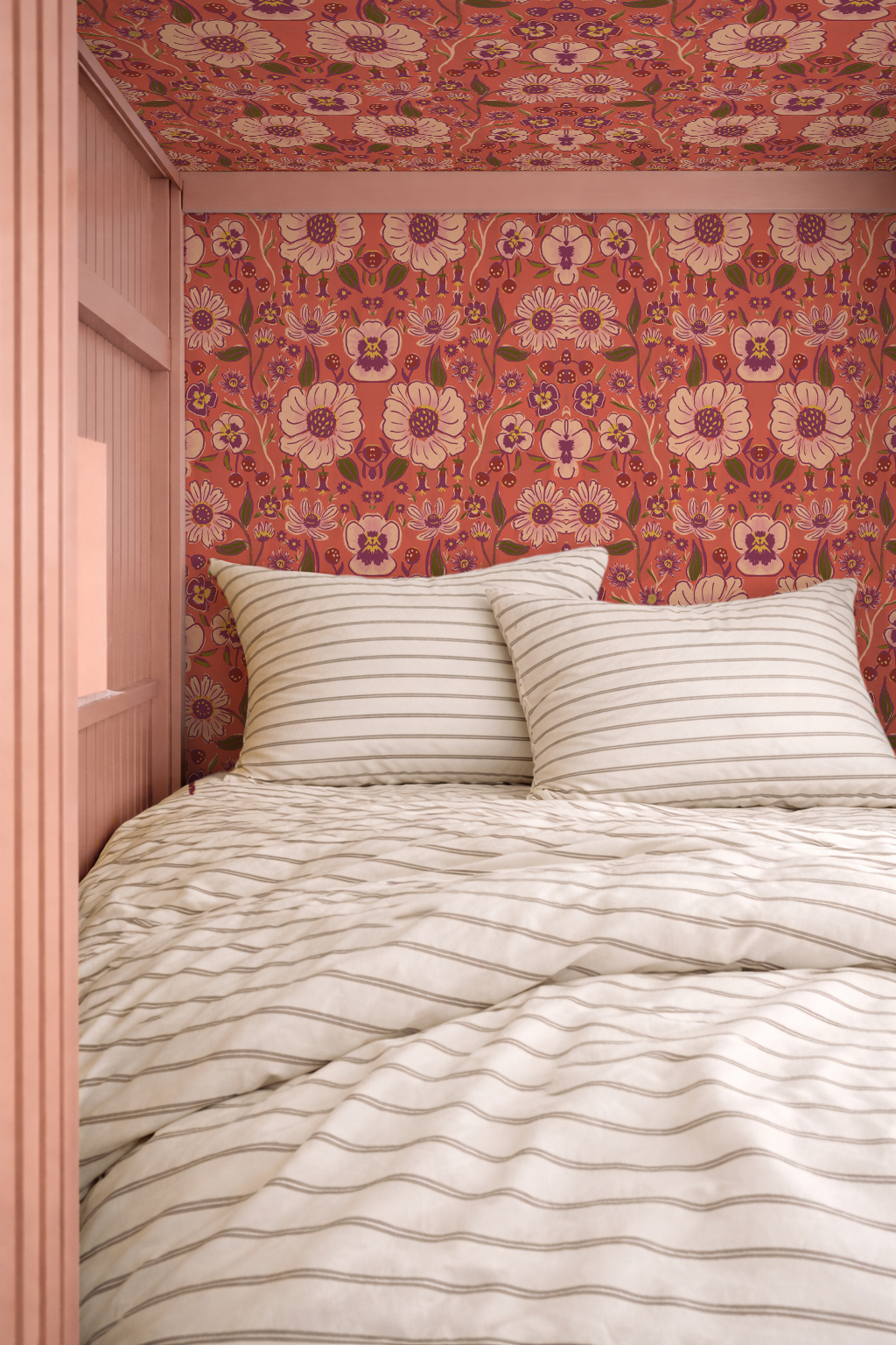 Meadow Bloom Wallpaper, poppy red